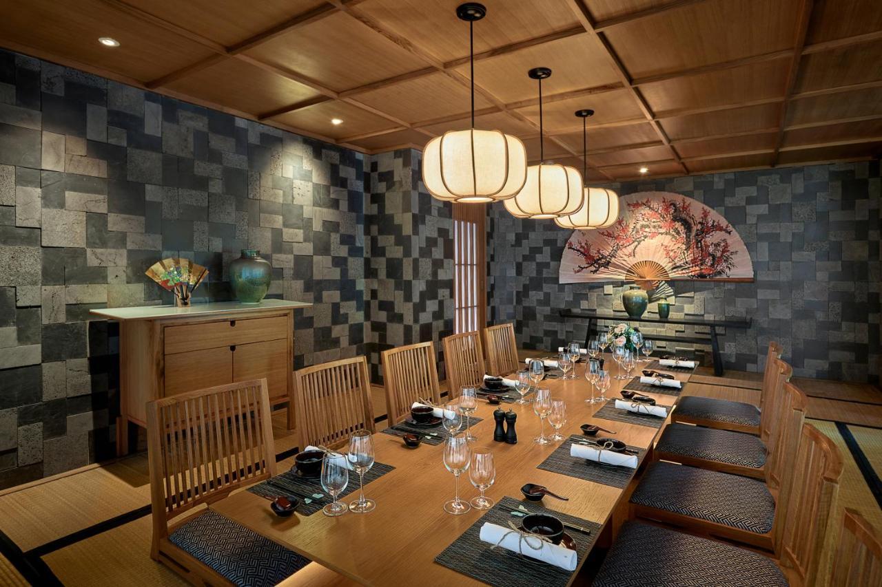 Hotel Perle D'Orient Cat Ba - Mgallery Chan Chau Exterior foto The interior of a restaurant