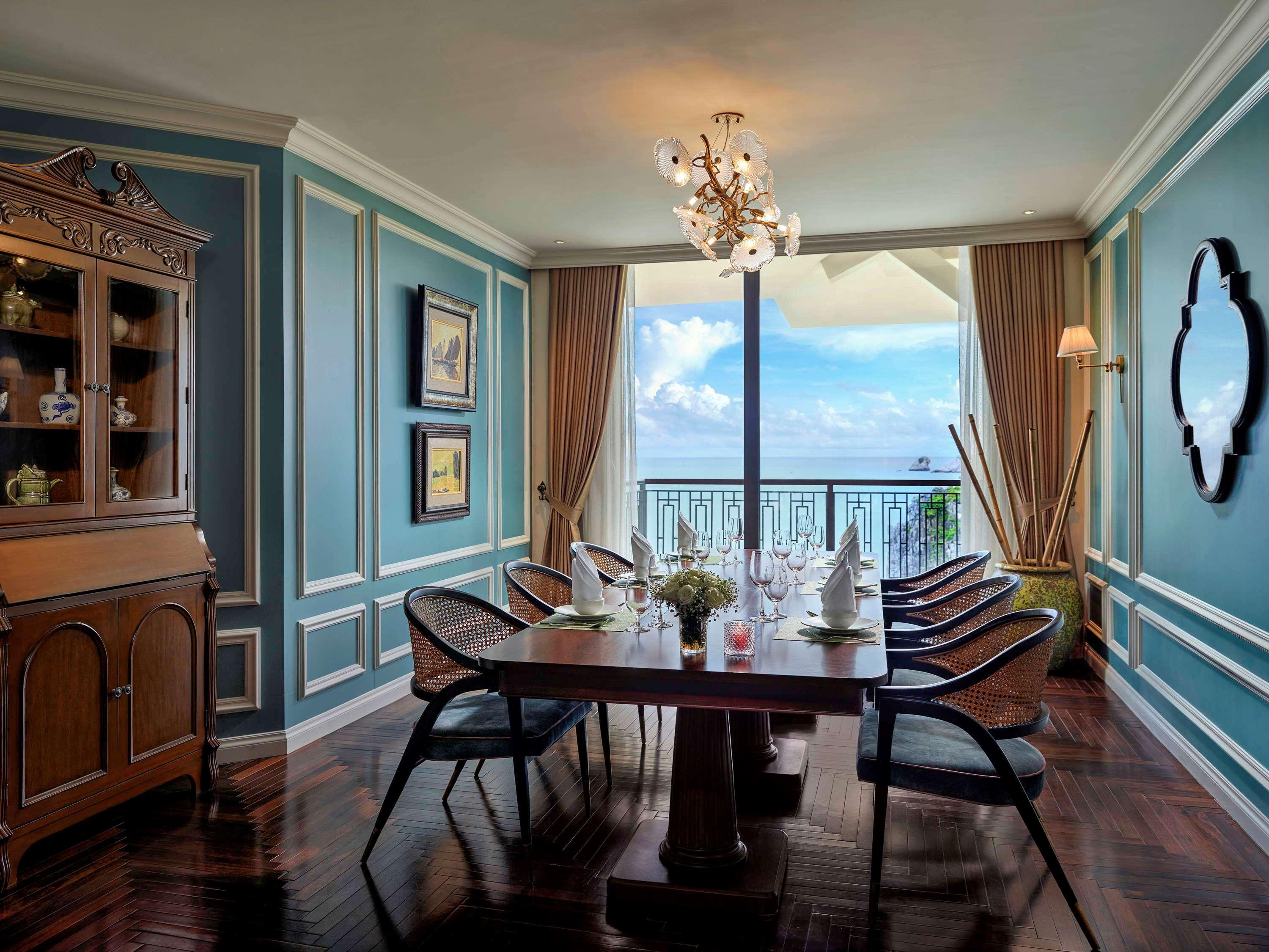 Hotel Perle D'Orient Cat Ba - Mgallery Chan Chau Exterior foto Dining room