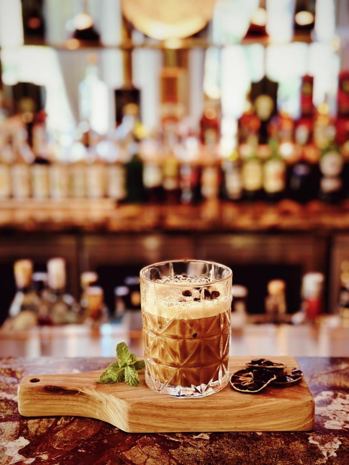 Hotel Perle D'Orient Cat Ba - Mgallery Chan Chau Exterior foto A glass of beer
